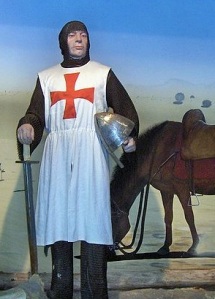 A Templar knight with the distinctive cross on the tunic.